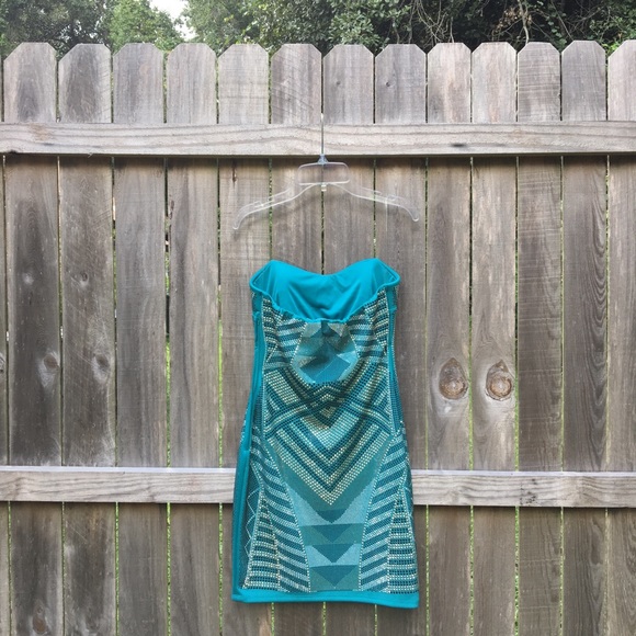 Studded Geometric Body Con Dress - Picture 5 of 6